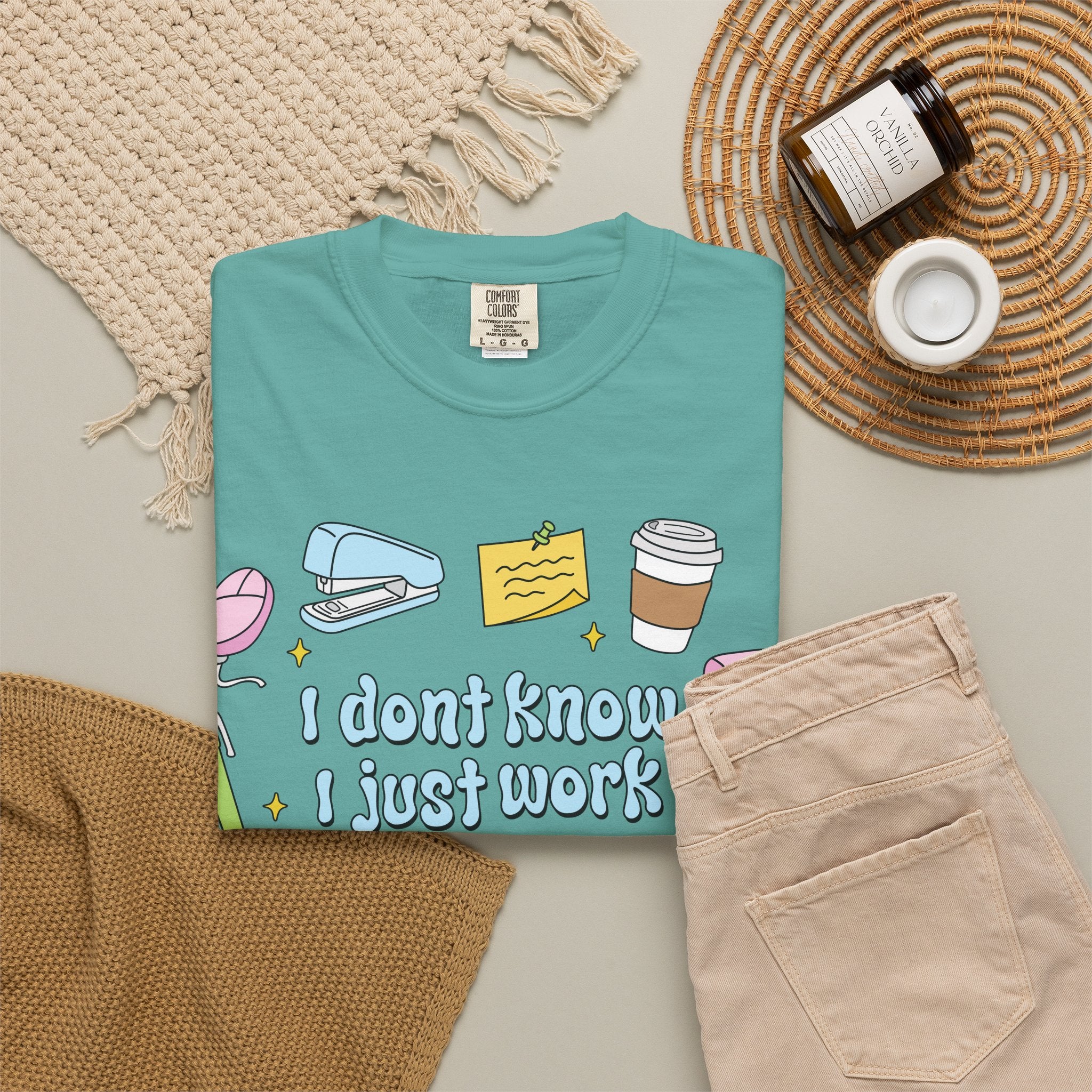 Graphic T-Shirt - I Don't Know I Just Work Here