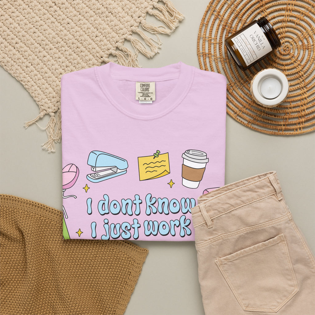 Graphic T-Shirt - I Don't Know I Just Work Here