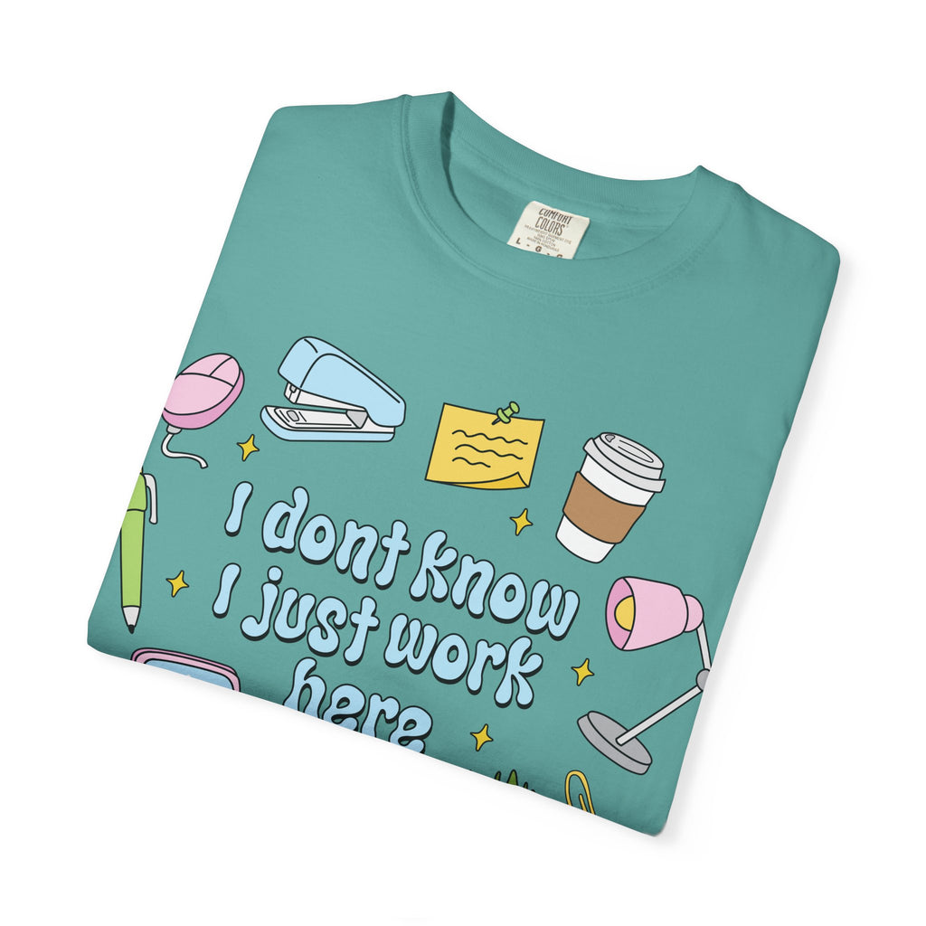 Graphic T-Shirt - I Don't Know I Just Work Here
