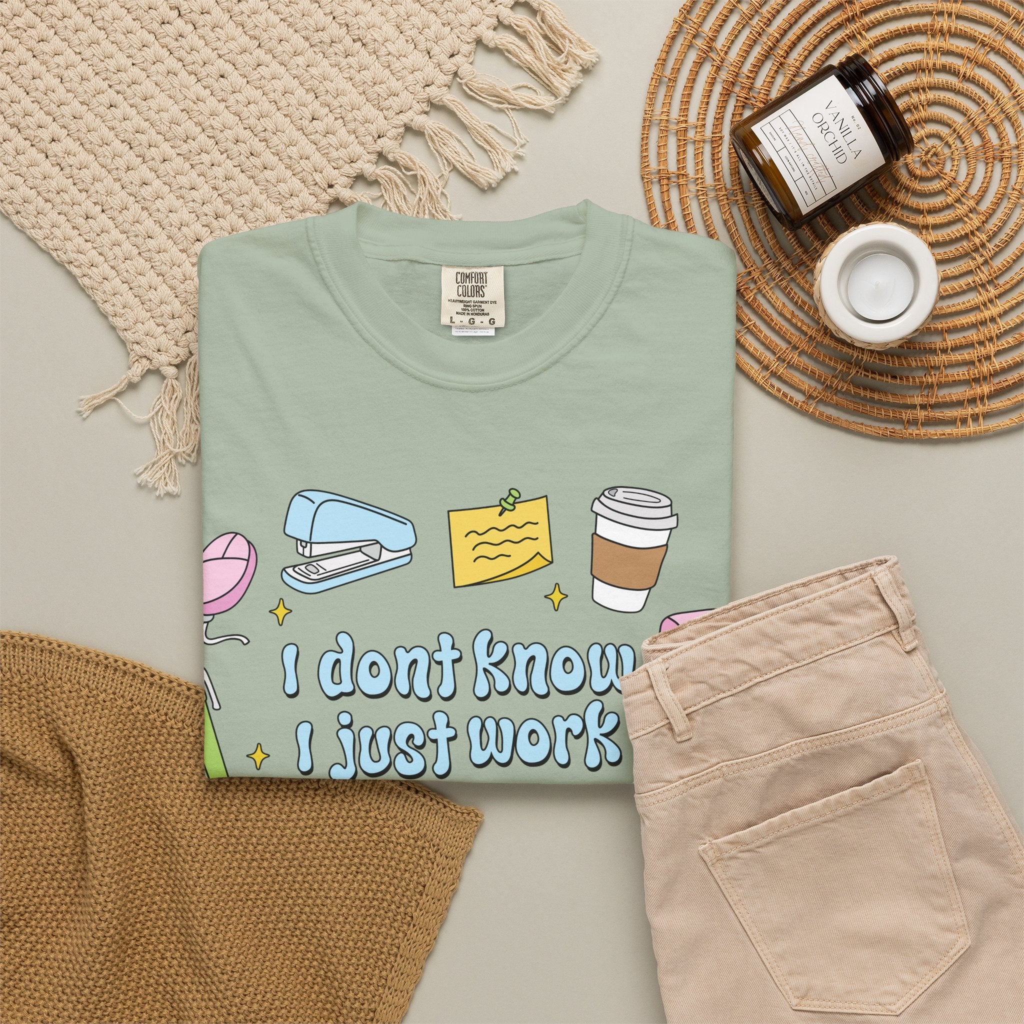 Graphic T-Shirt - I Don't Know I Just Work Here