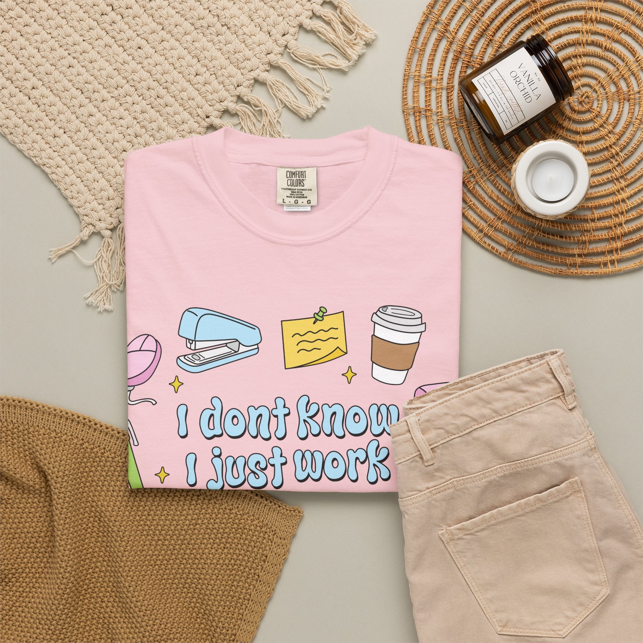 Graphic T-Shirt - I Don't Know I Just Work Here