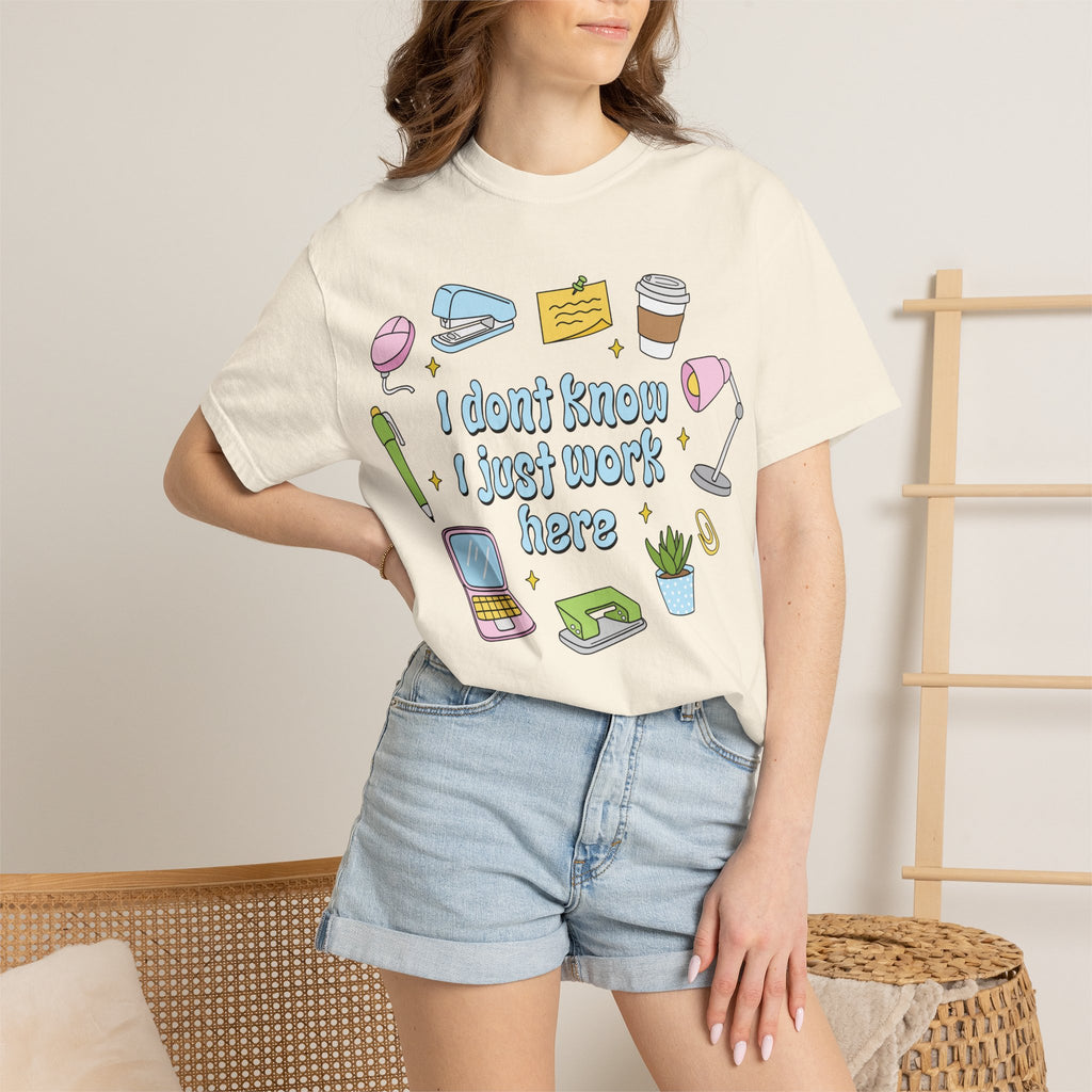 Graphic T-Shirt - I Don't Know I Just Work Here