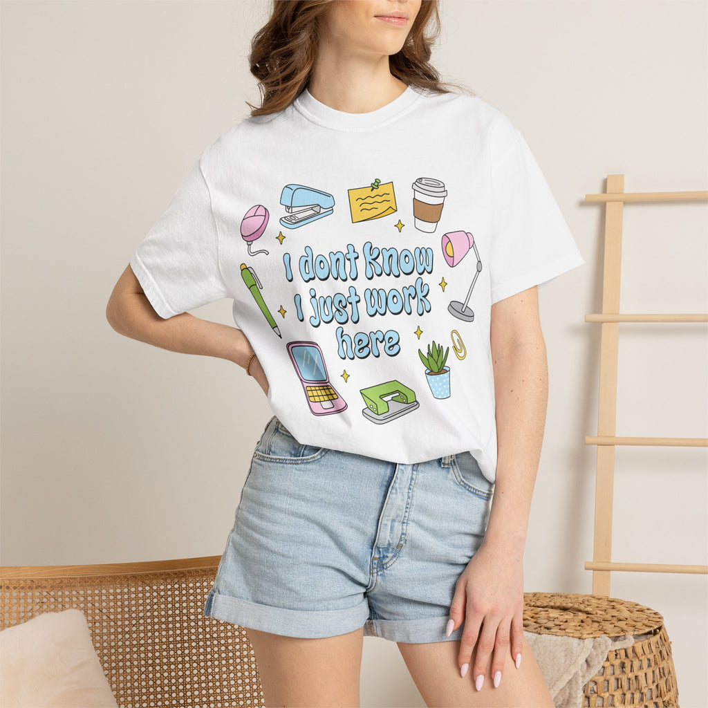 Graphic T-Shirt - I Don't Know I Just Work Here