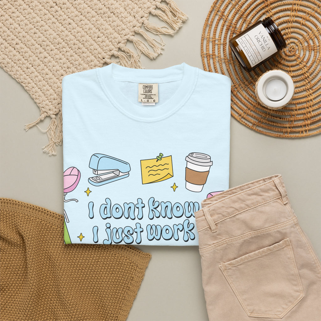 Graphic T-Shirt - I Don't Know I Just Work Here