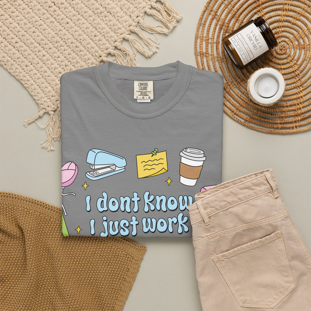 Graphic T-Shirt - I Don't Know I Just Work Here