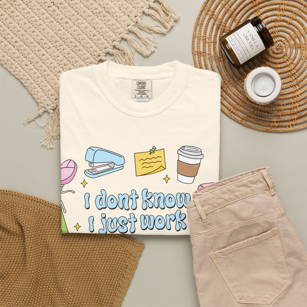 Graphic T-Shirt - I Don't Know I Just Work Here