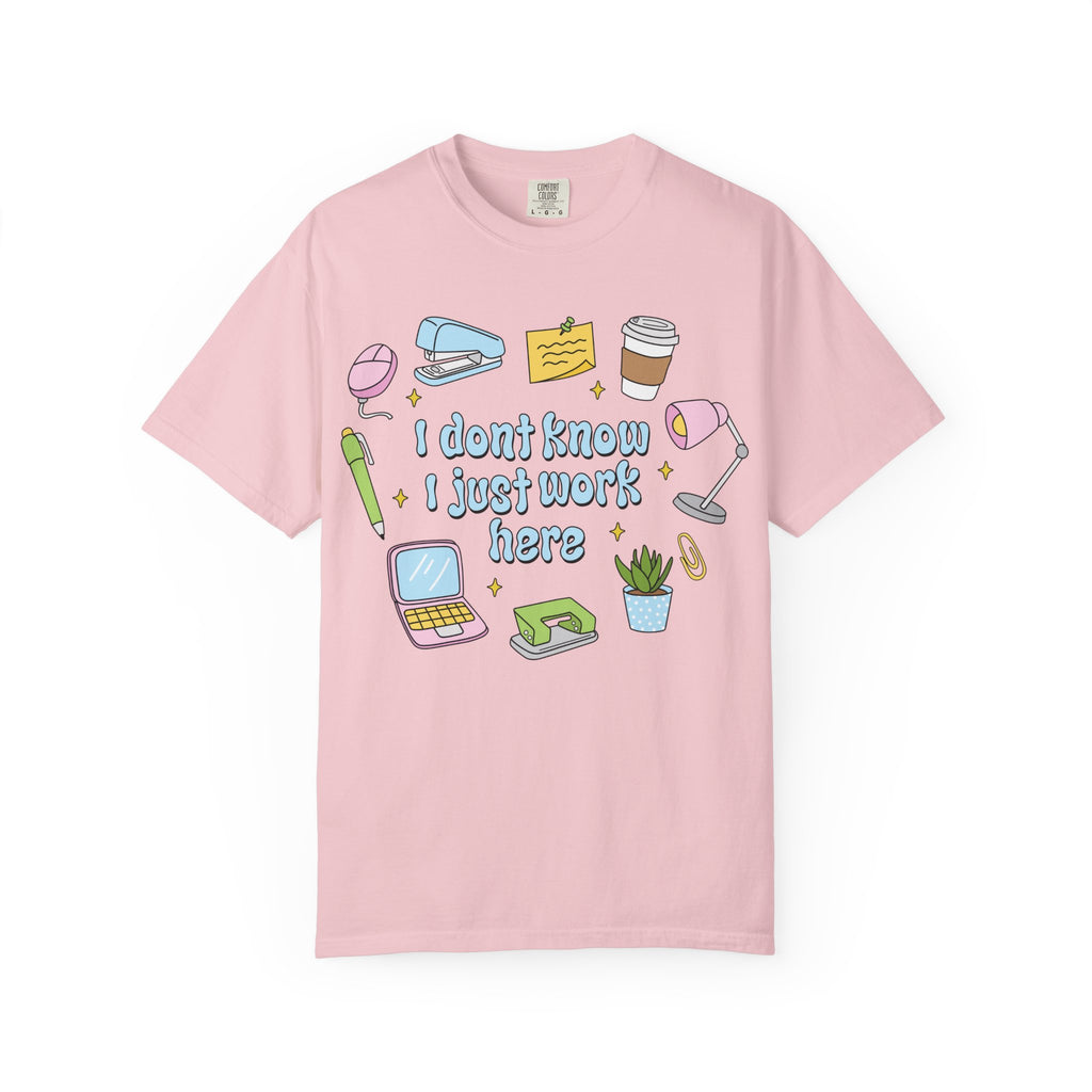 Graphic T-Shirt - I Don't Know I Just Work Here