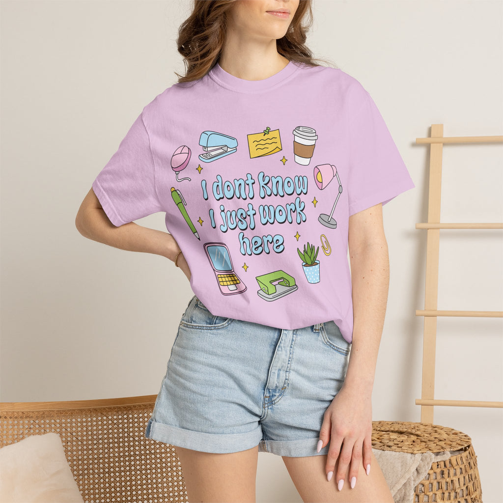 Graphic T-Shirt - I Don't Know I Just Work Here