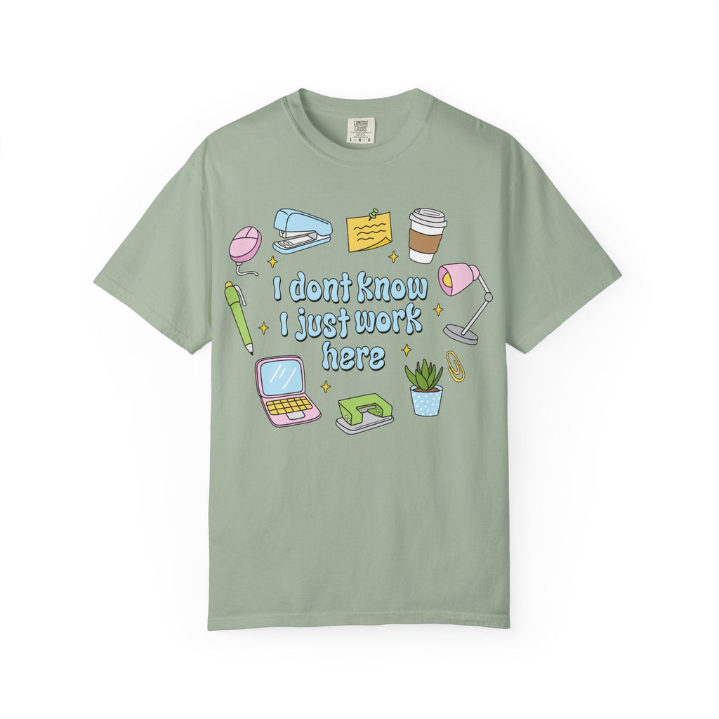 Graphic T-Shirt - I Don't Know I Just Work Here